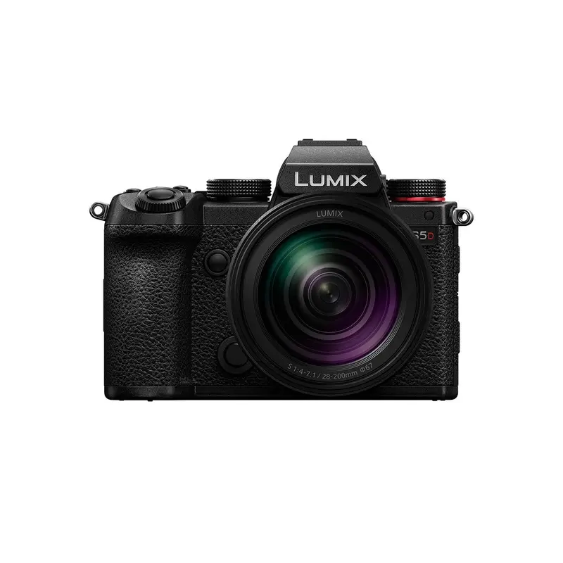 Panasonic Lumix S5D with Lumix S 28-200mm Lens