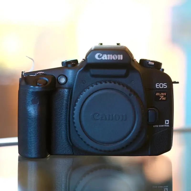 Canon EOS Elan 7NE