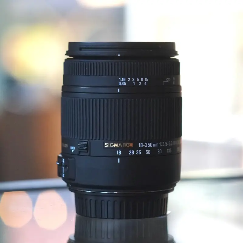 Sigma DC 18-250mm Macro HSM for Canon EF-S