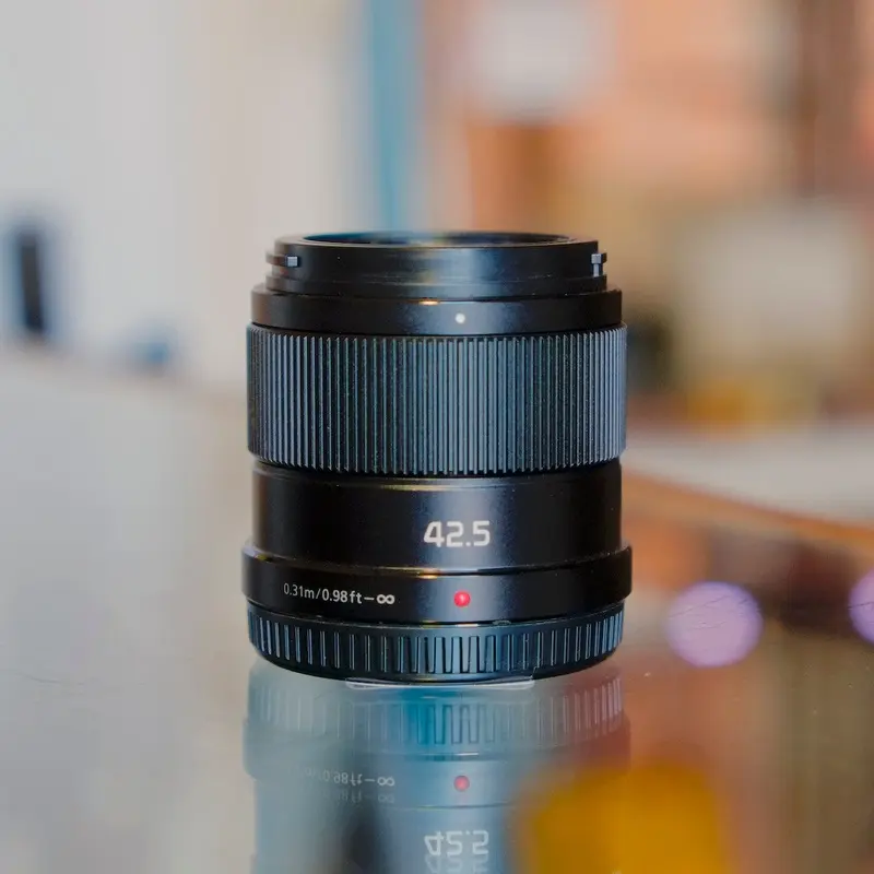 Panasonic Lumix 42.5mm f1.7 ASPH Power O.I.S.