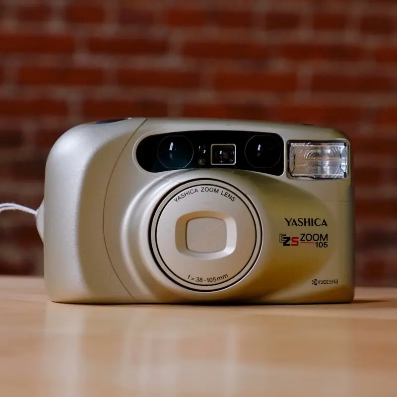 Yashica EZS Zoom 105