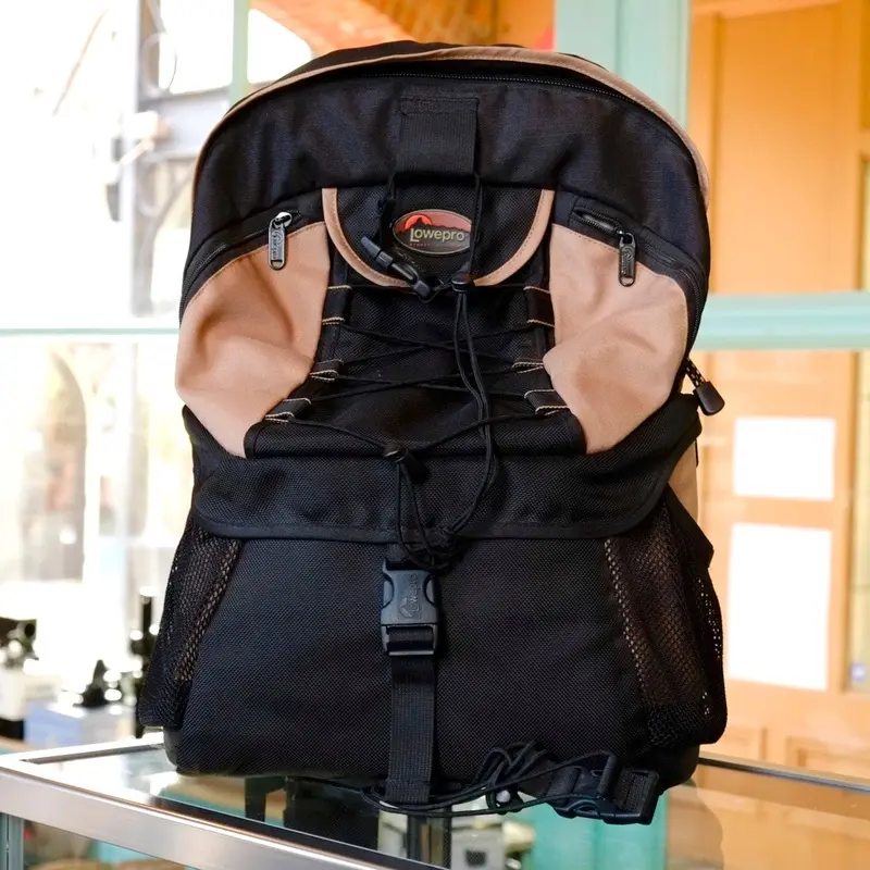 Lowepro Street & Field Rover Light