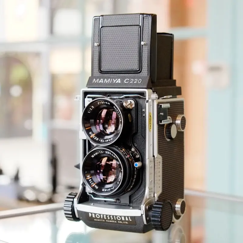 Mamiya C220 Professional