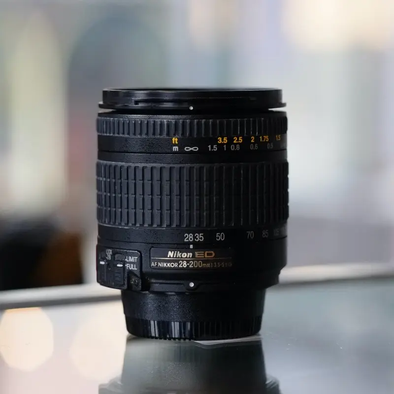 Nikon 28-200mm f3.5-5.6G AF Nikkor