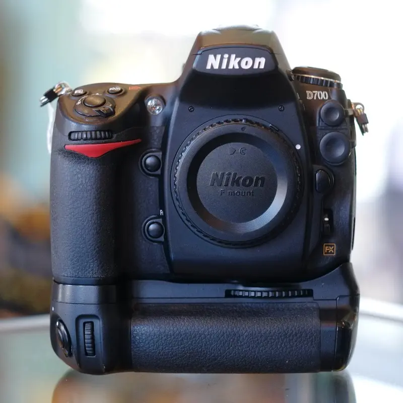 Nikon D700 with MB-D10