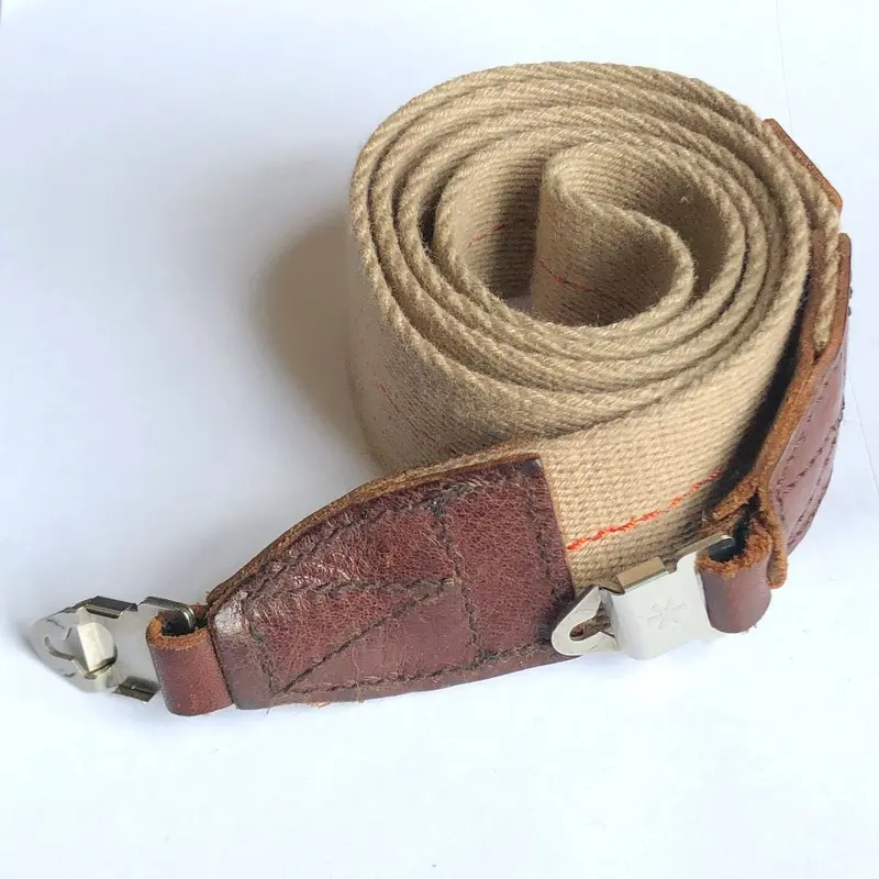 Artisan & Artist ACAM-505 strap for Hasselblad