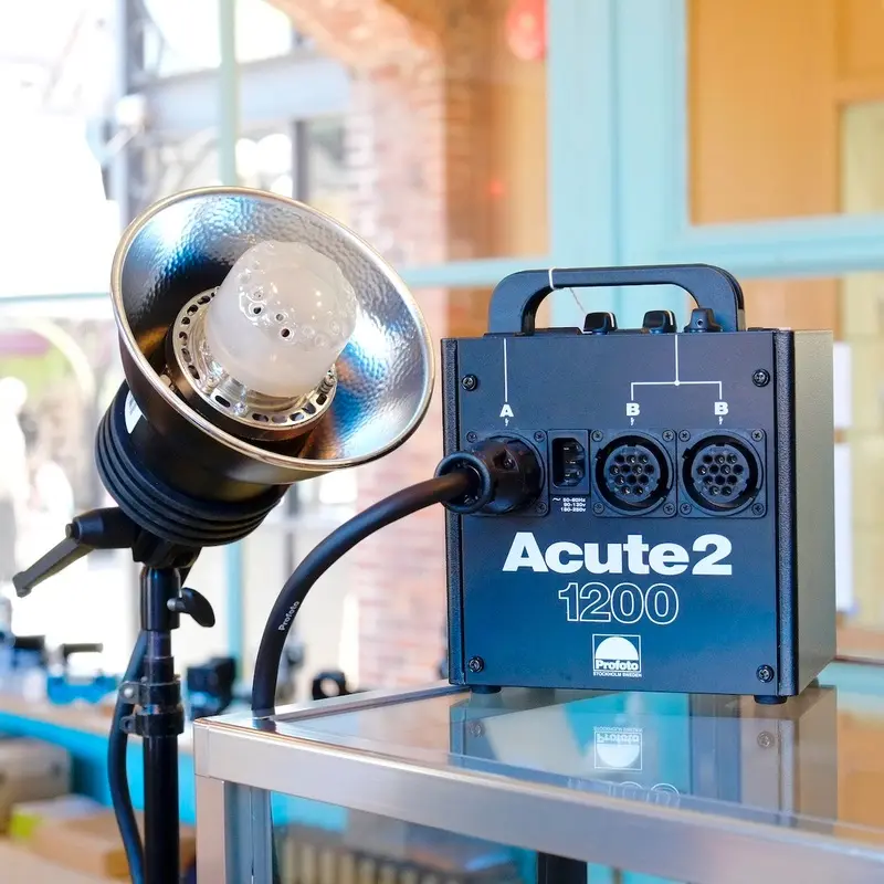 Profoto Acute 2 1200 3-head kit