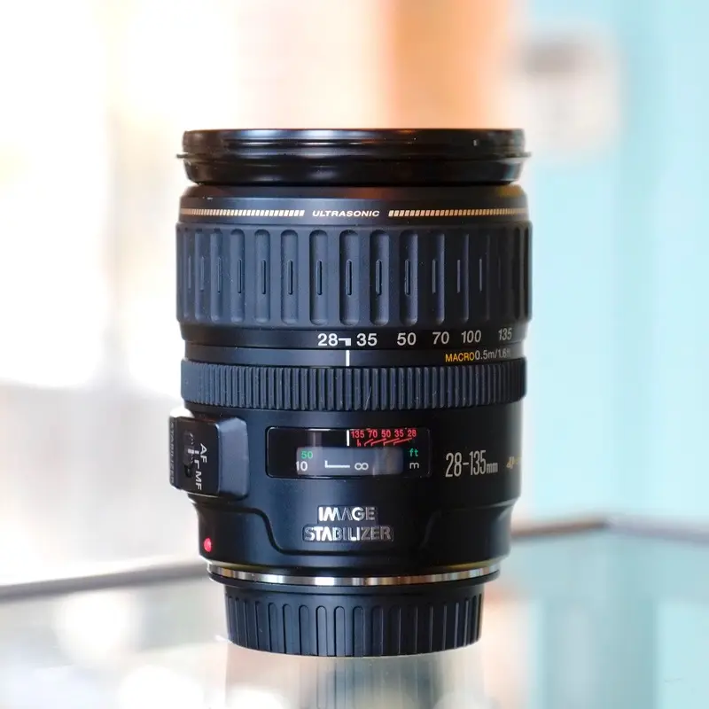 Canon EF 28-135mm f3.5-5.6 IS USM