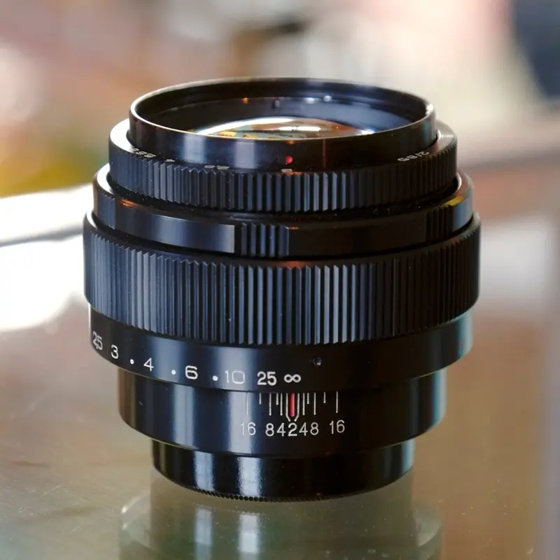 LZOS Jupiter-9 85mm f2 for M42