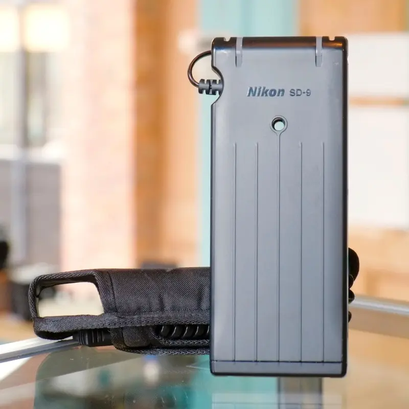 Nikon SD-9