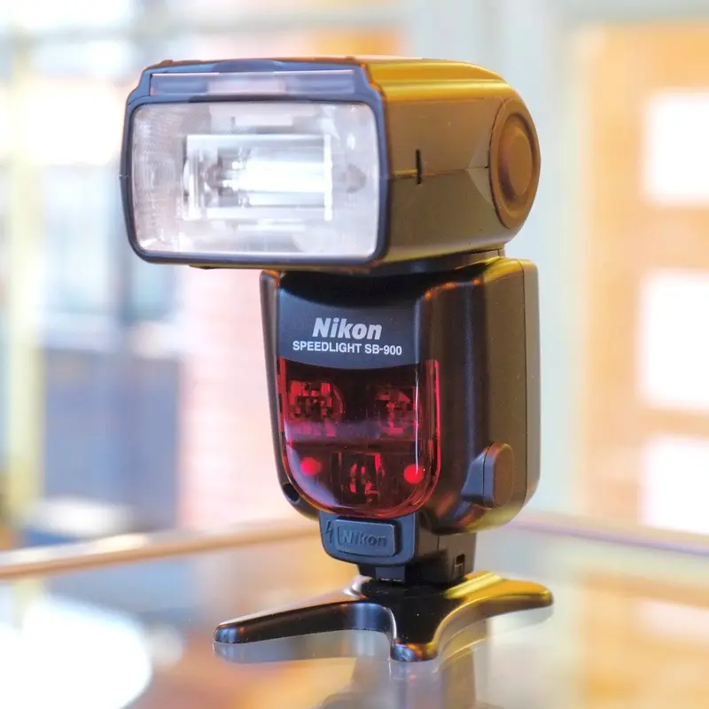 Nikon Speedlight SB-900