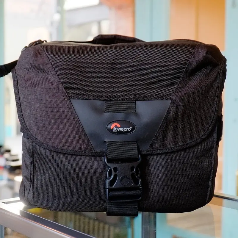 Lowepro Stealth Reporter D400AW