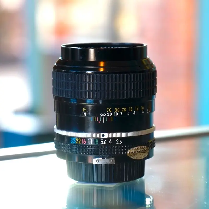 Nikon 105mm f2.5 pre-AI Nikkor