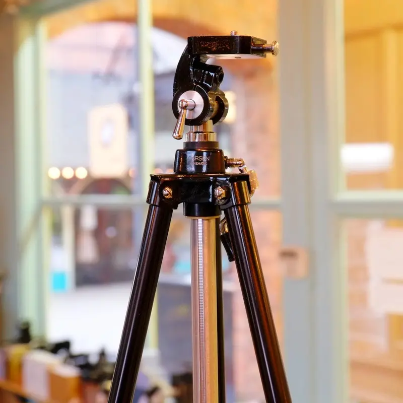 Carsen Cinematic Tripod