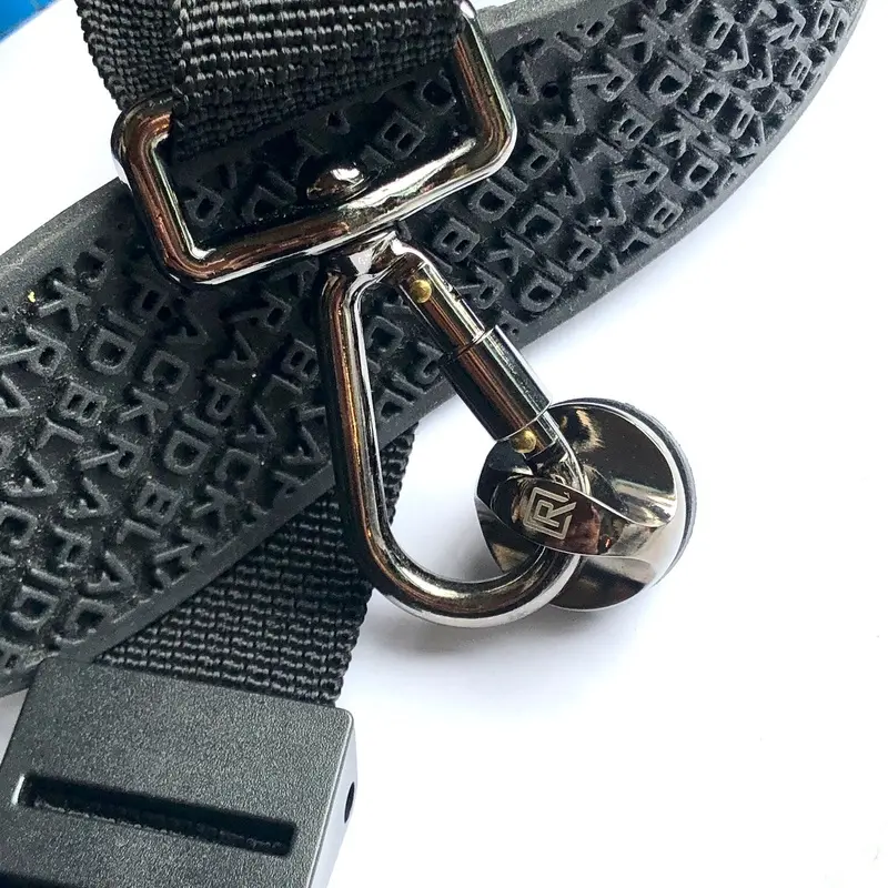 Blackrapid Cross Shot strap
