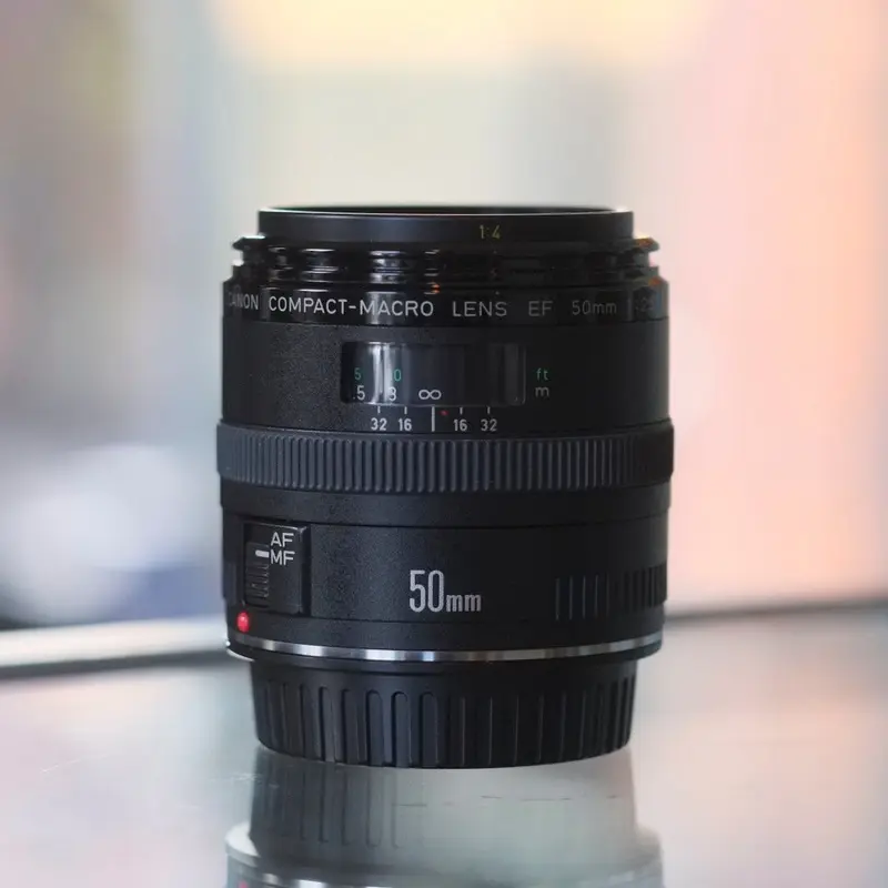 Canon EF 50mm f2.5 Compact-Macro