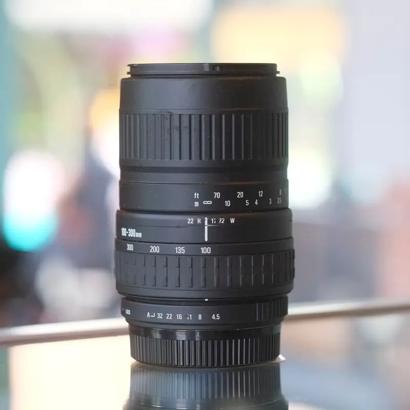 Sigma 100-300mm f4.5-6.7 DL for Pentax K
