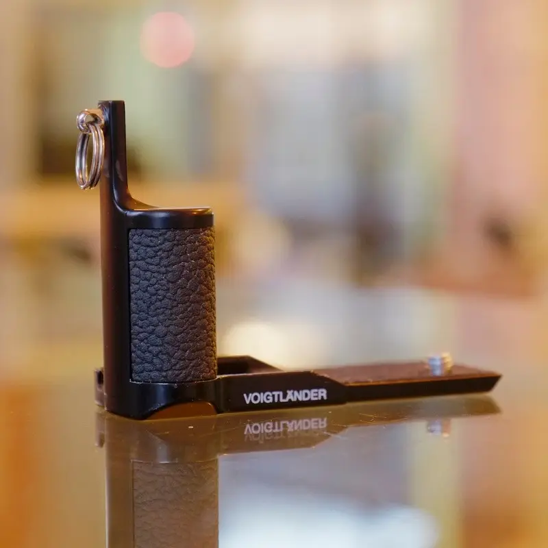 Voigtlnder handgrip for Bessa series