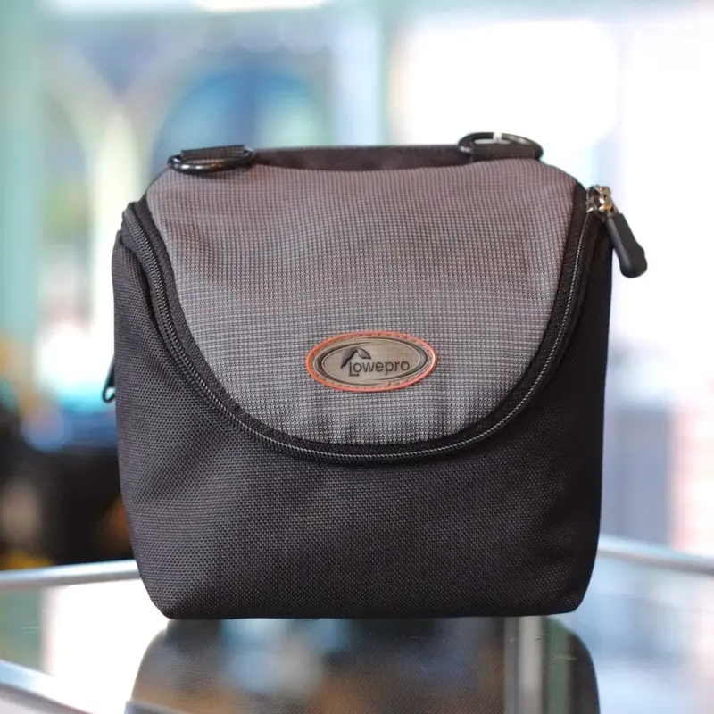 Lowepro D-Res 220AW