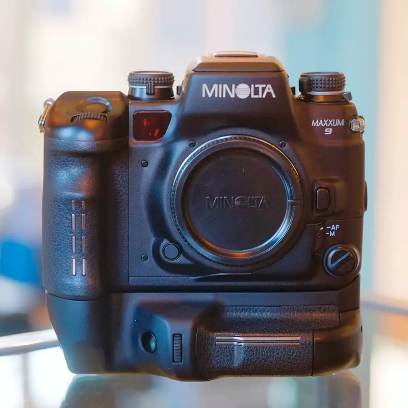 Minolta Maxxum 9 with VC-9