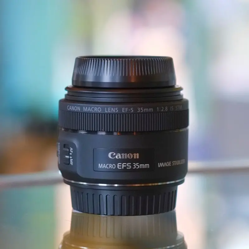Canon EF-S 35mm f2.8 IS STM Macro