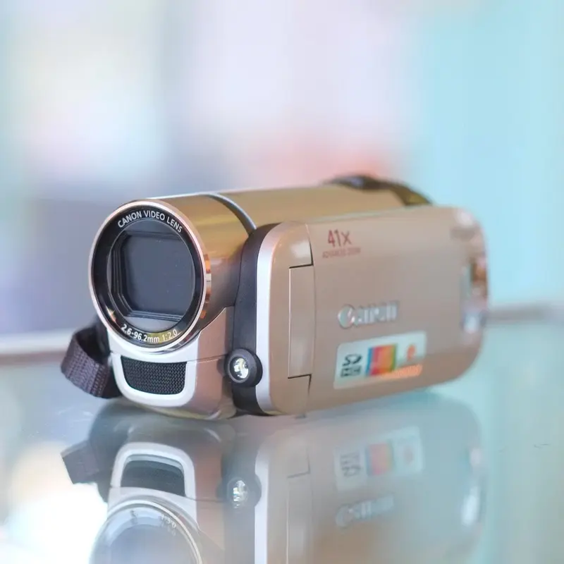 Canon FS300