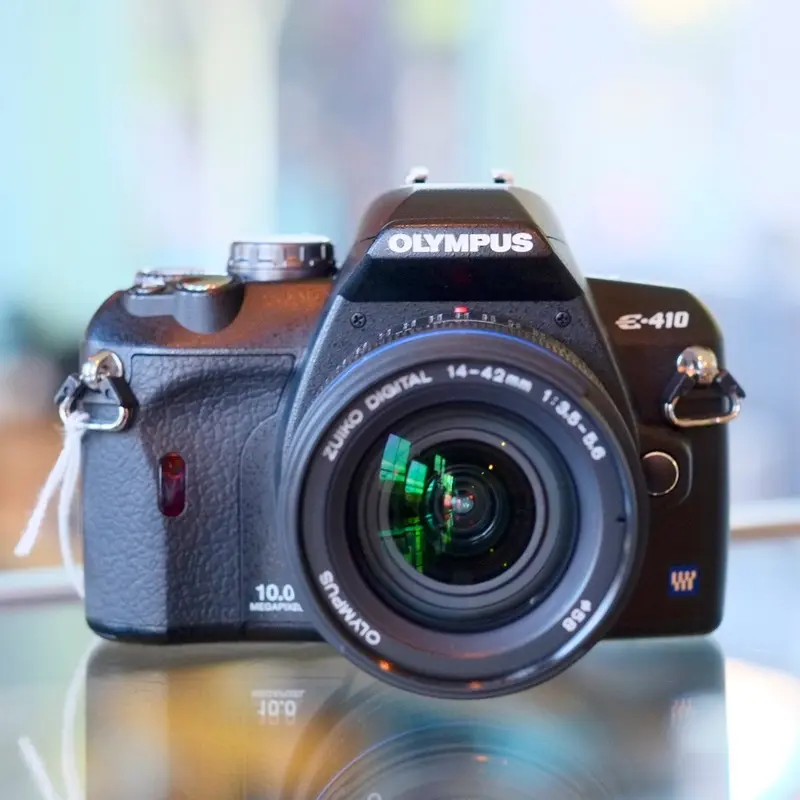 Olympus E-410 with 14-42mm f3.5-5.6
