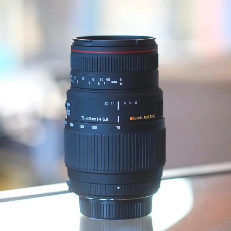 Sigma APO DG 70-300mm f4-5.6 for Nikon F