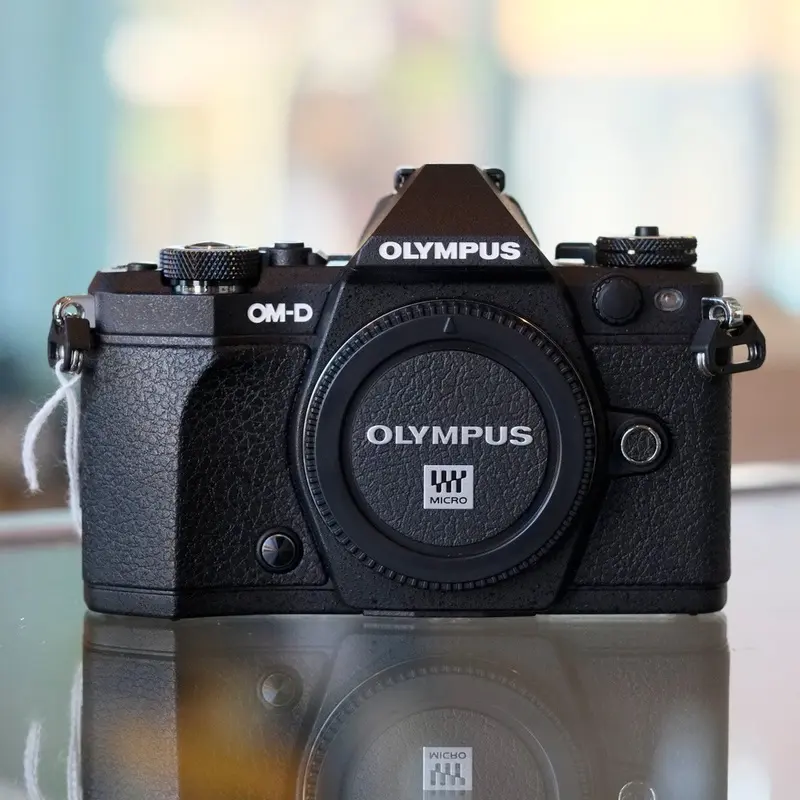 Olympus OM-D E-M5II