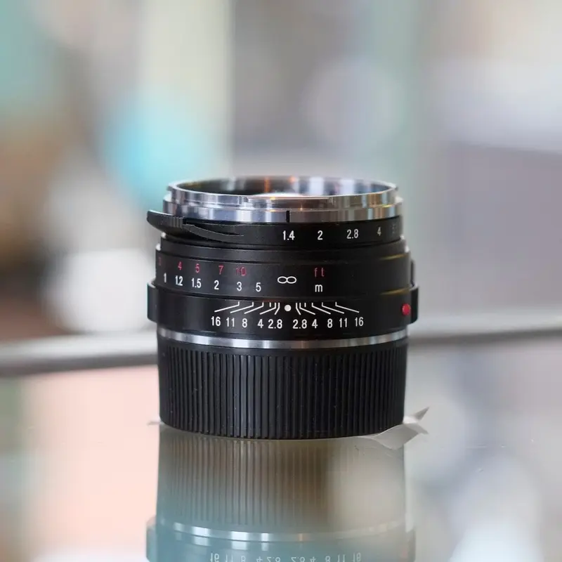 Voigtlnder Nokton Classic 40mm f1.4 with LH-6
