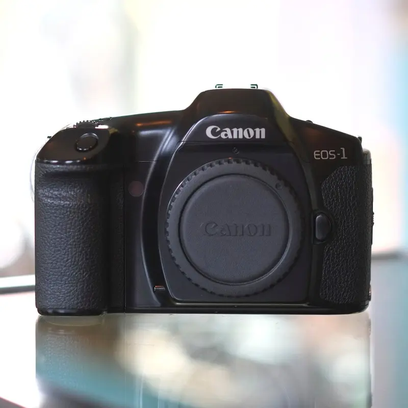 Canon EOS-1