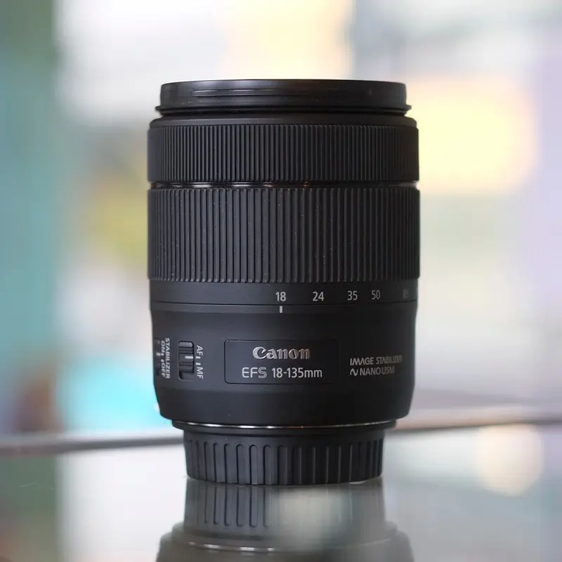 Canon EF-S 18-135mm f3.5-5.6 IS USM
