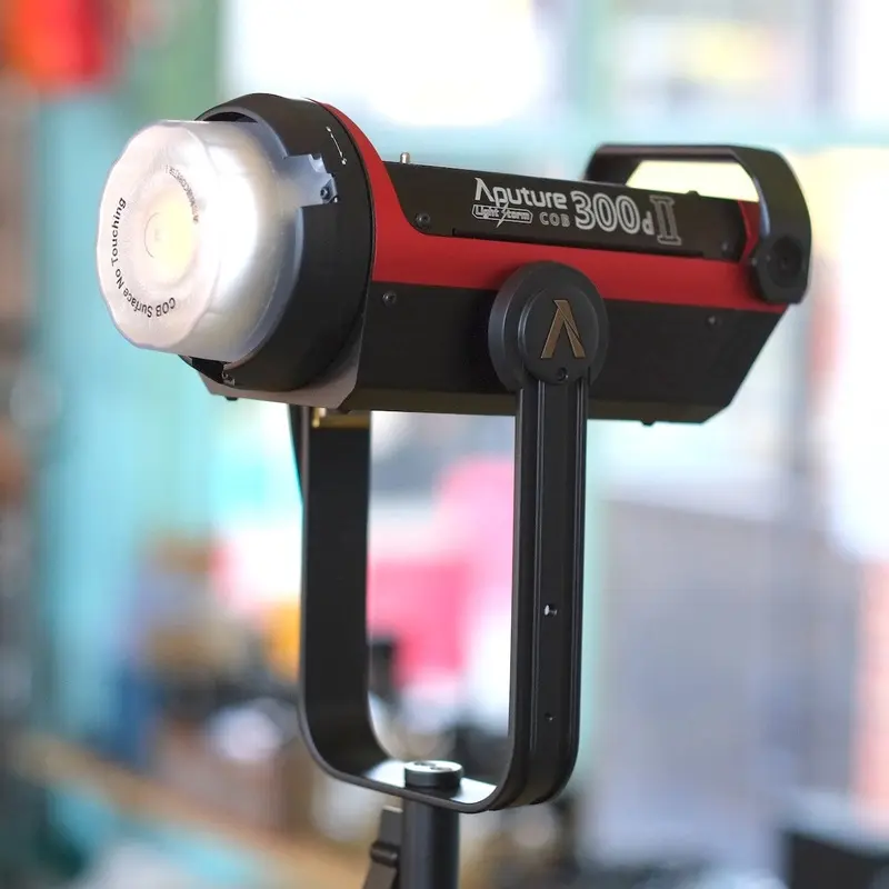 Aputure Lightstorm 300d Mark II