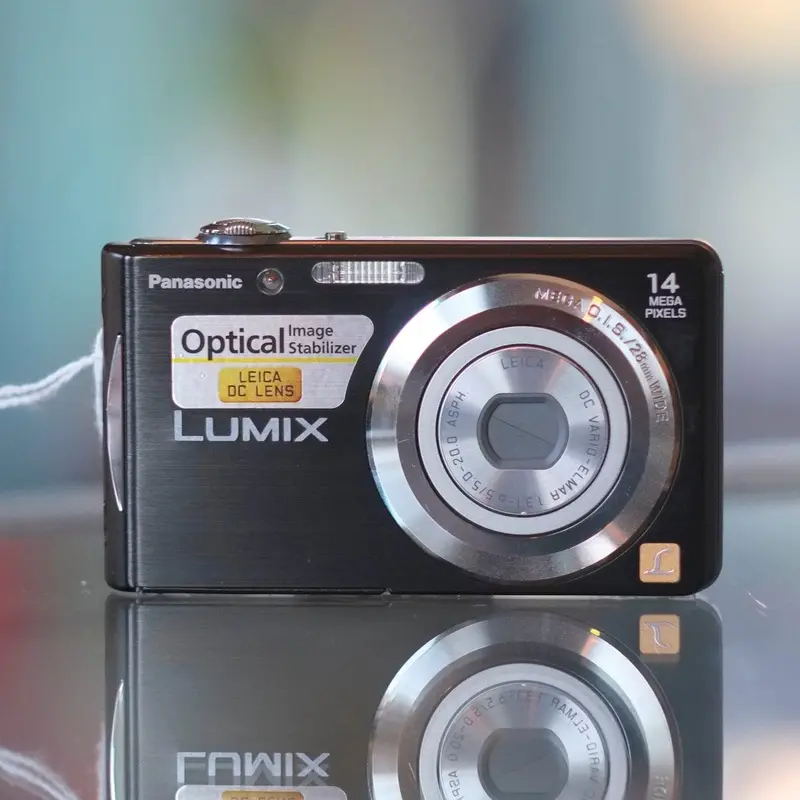 Panasonic Lumix DMC-FH2