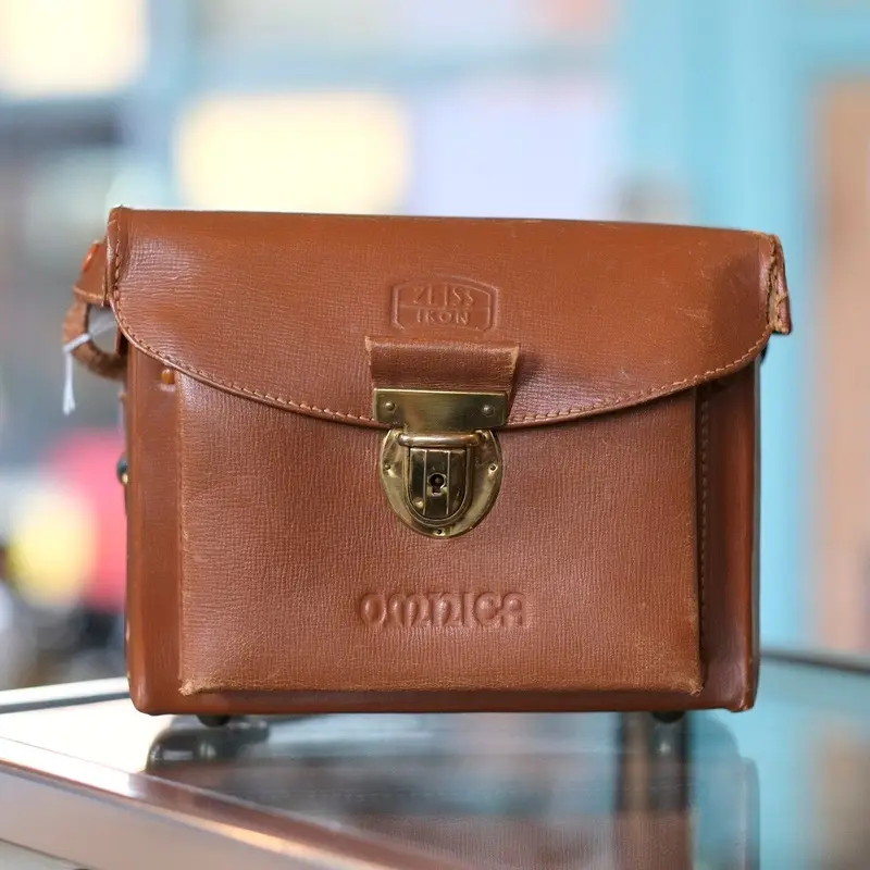 Zeiss Ikon case by Omnica