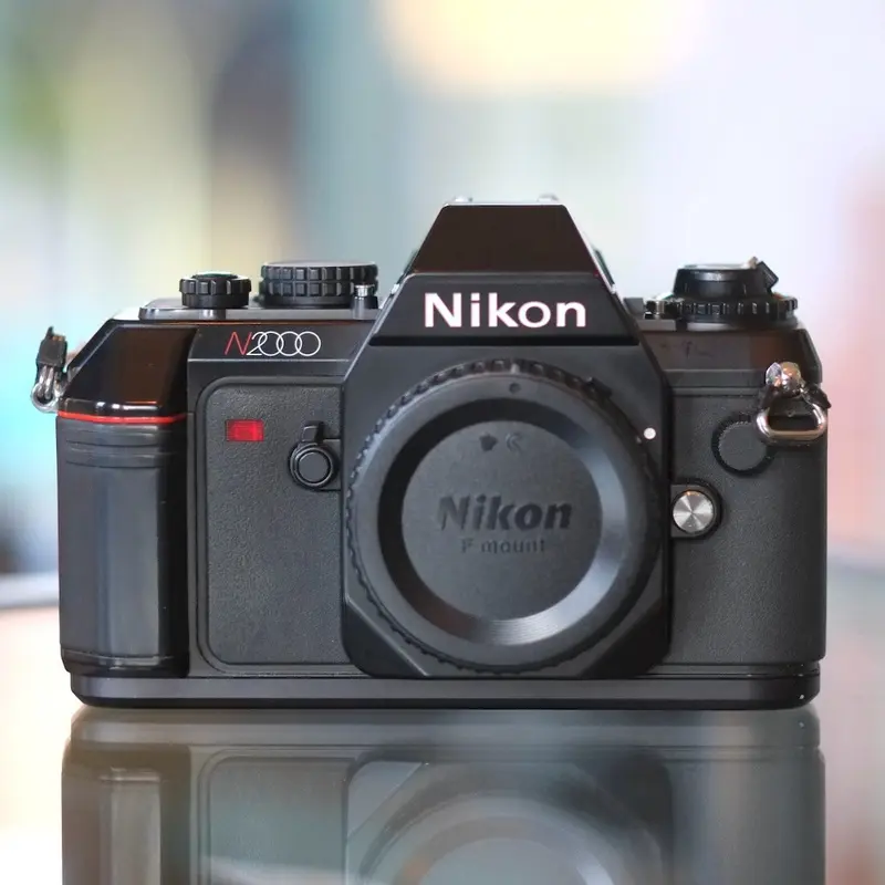 Nikon N2000