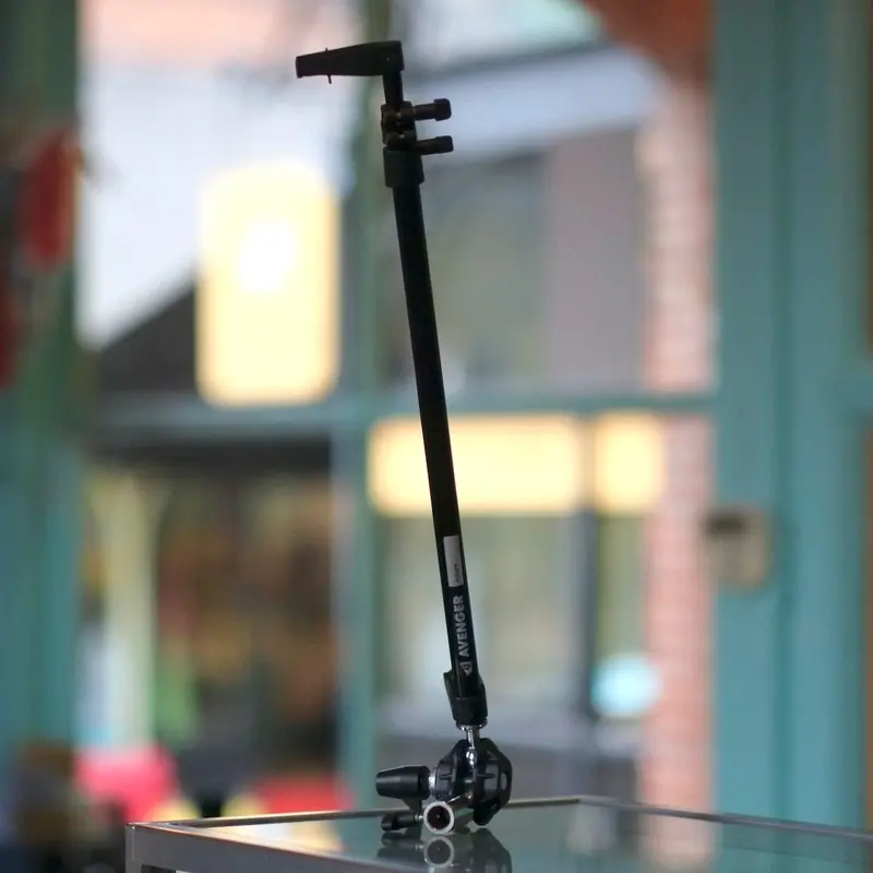 Avenger D700B Reflector Disc Holder