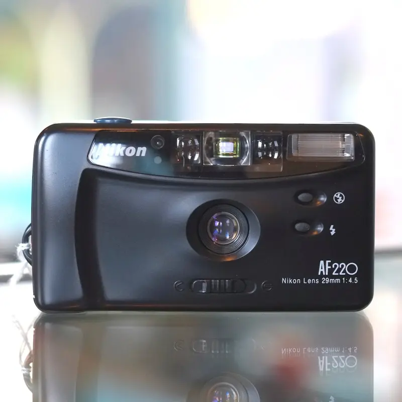 Nikon AF220