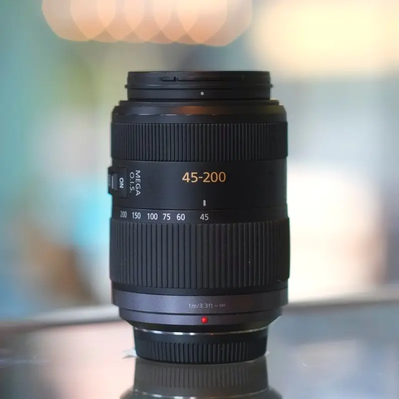 Panasonic Lumix 45-200mm f4-5.6 G Vario Mega O.I.S.