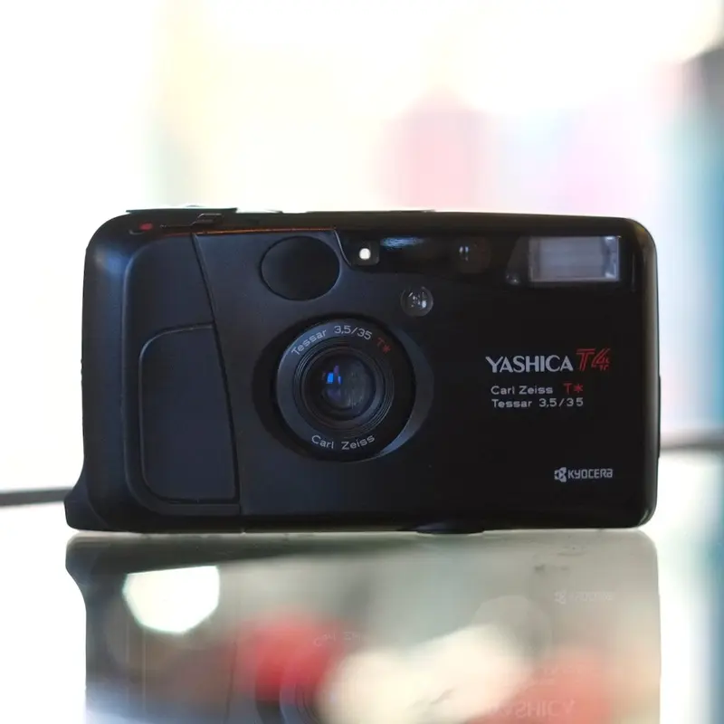 Yashica T4