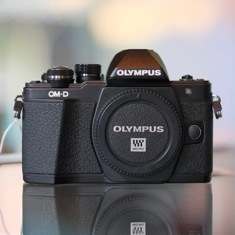 Olympus OM-D E-M10 II