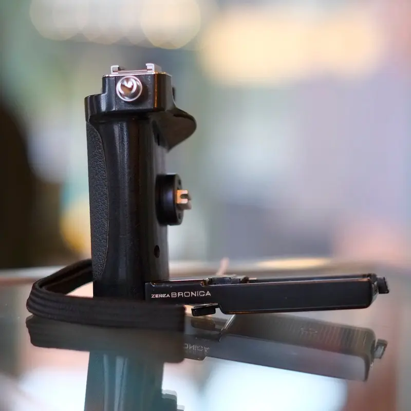 Zenza Bronica Speed Grip E