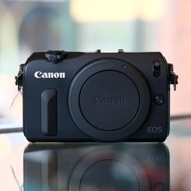 Canon EOS M