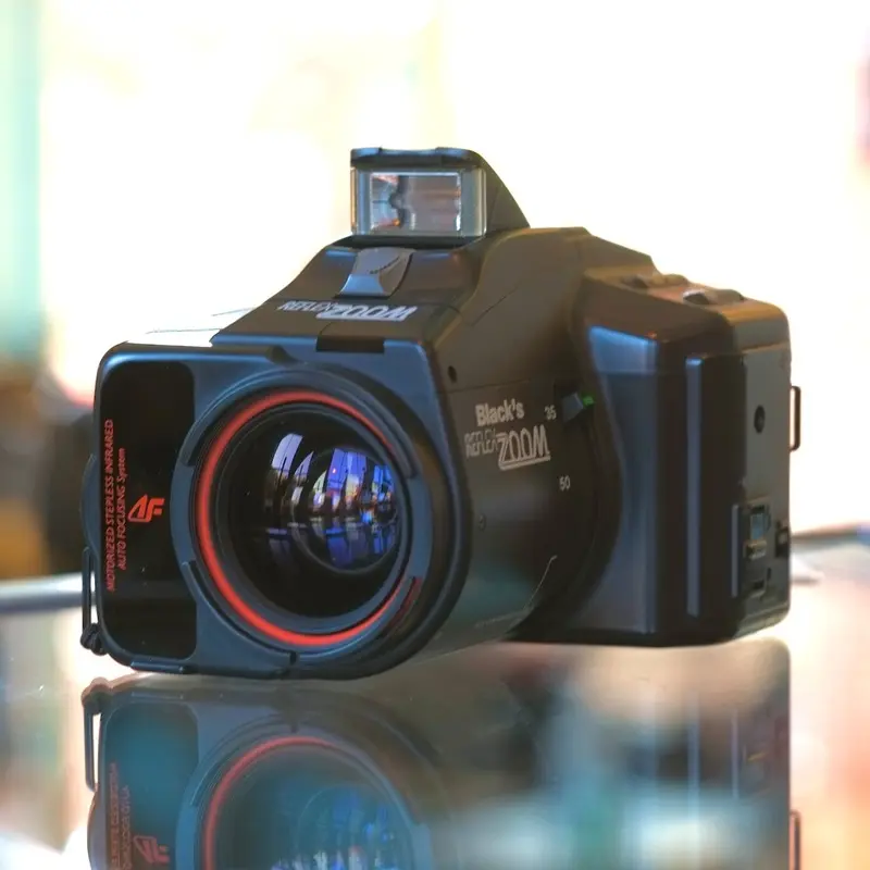 Black's Reflex Zoom