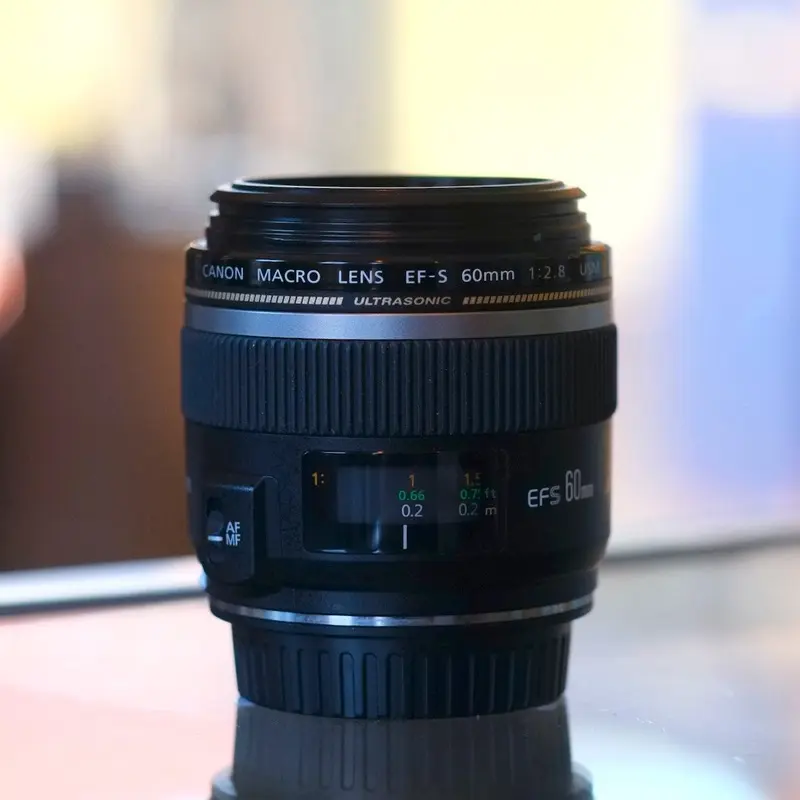 Canon EF-S 60mm f2.8 Macro USM