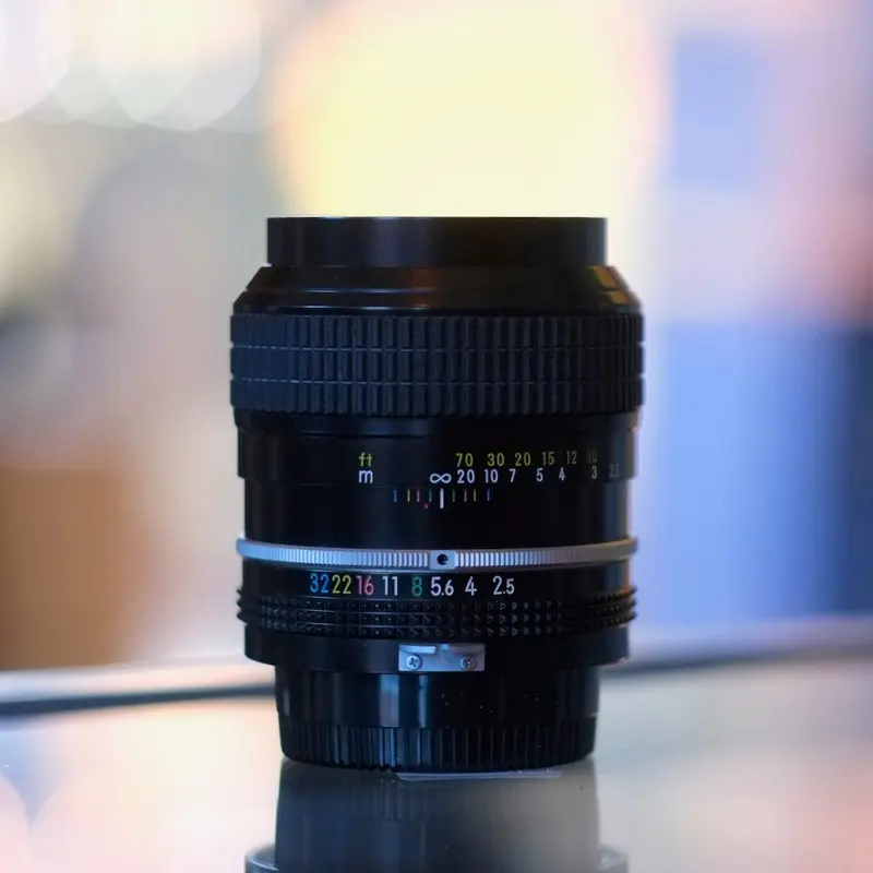 Nikon 105mm f2.5 Nikkor (pre AI)
