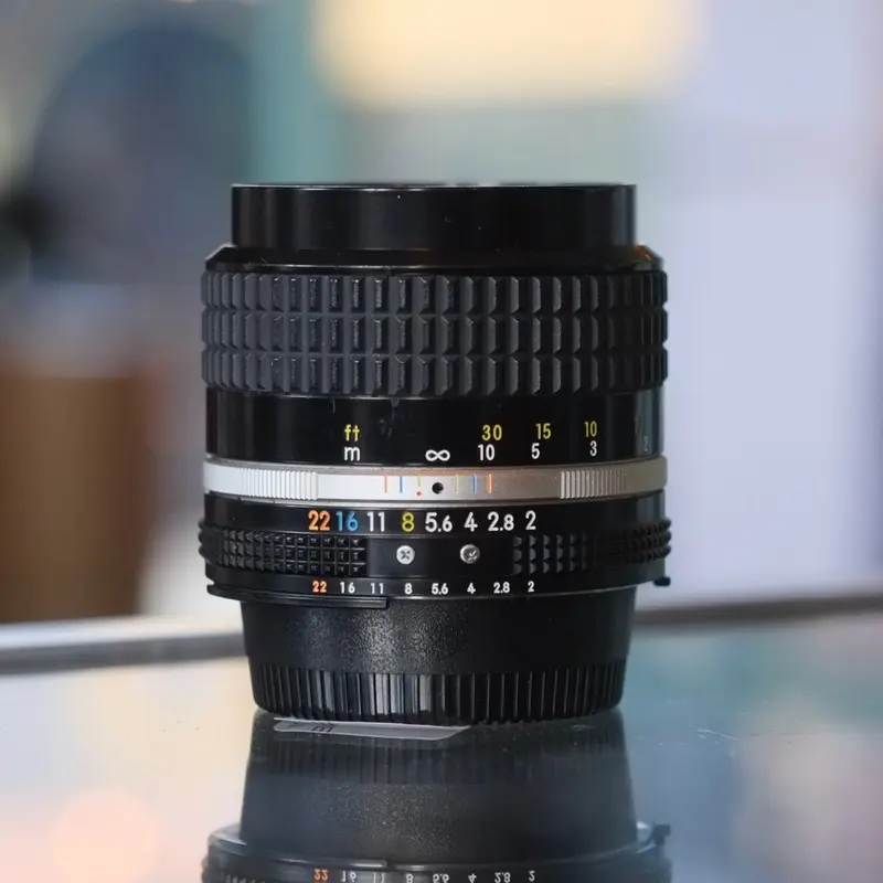 Nikon 85mm f2 AI-S Nikkor