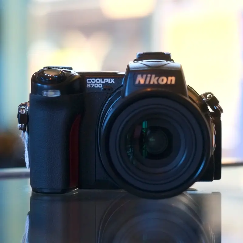Nikon Coolpix 8700