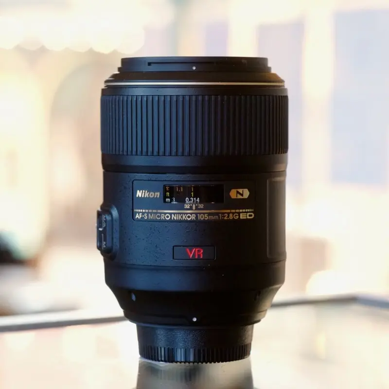 Nikon 105mm f2.8G ED AF-S VR Micro-Nikkor