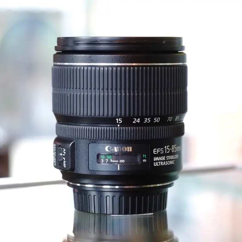 Canon EF-S 15-85mm f3.5-5.6 IS USM